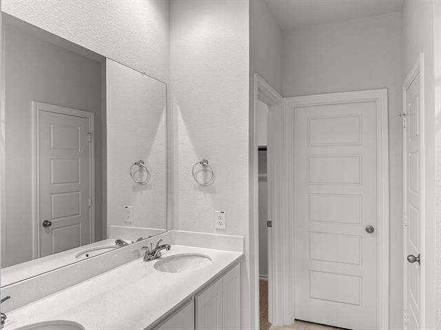 Building Photo - 1908 Iris Rd