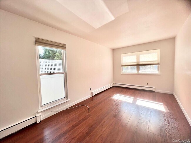 Building Photo - 4 Ashwood Rd