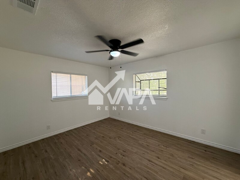 Building Photo - 9711 Flagstaff Dr