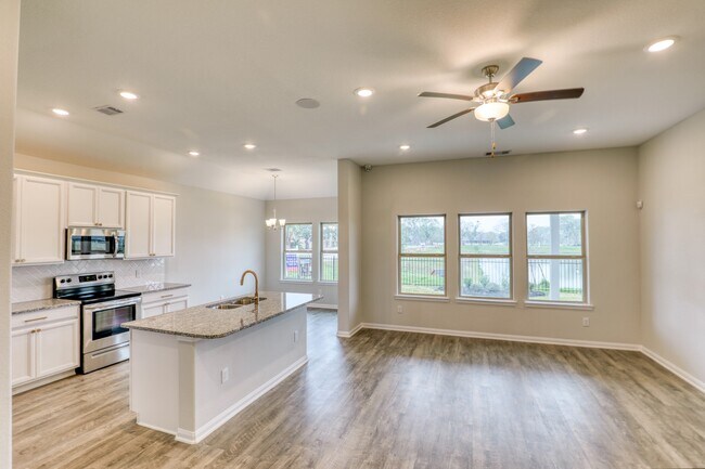 Building Photo - 201 Bryan Wy