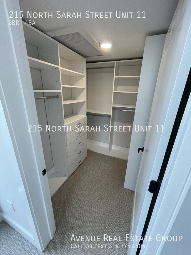 Building Photo - 215 N Sarah St