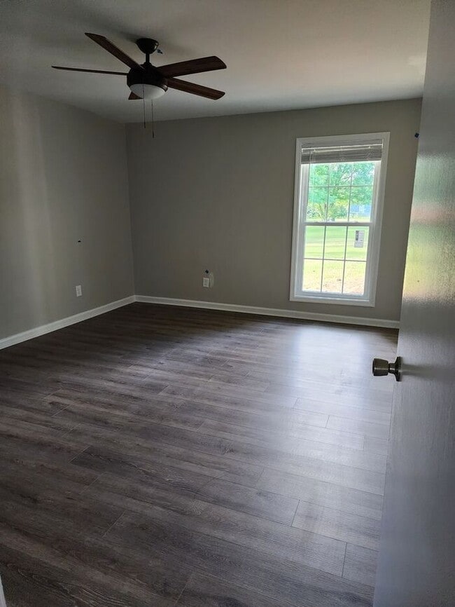 Building Photo - 6469 Rockford Dr