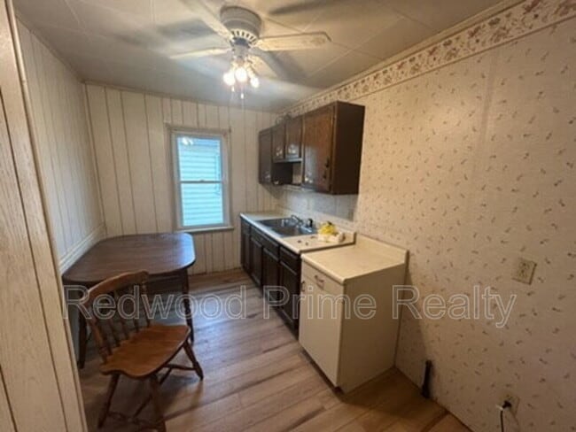 Building Photo - 645 Coleman Ave