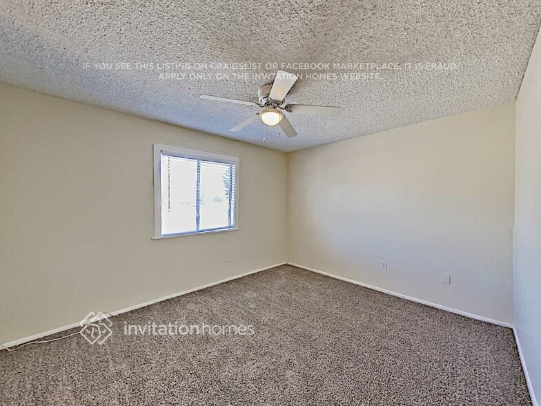 Building Photo - 2853 E Escondido Ave