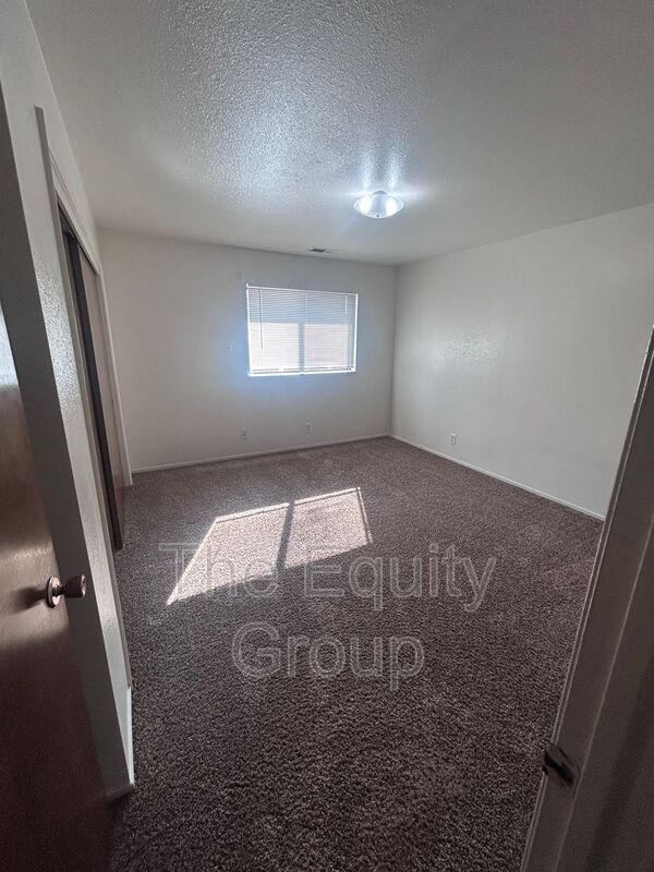 Building Photo - 4224 W Cypress Ave