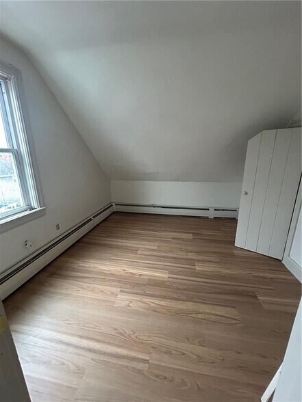 Building Photo - 22 Heaton St