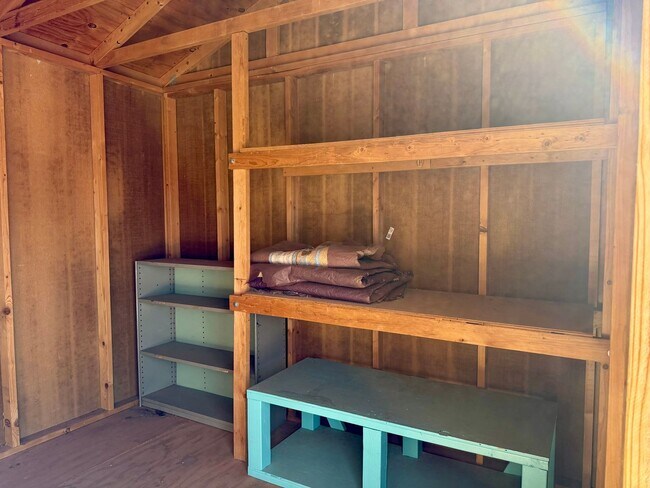 Building Photo - Newly Renovated Close to Intel