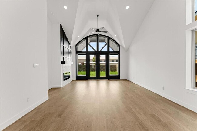 Building Photo - 29751 Burcreek Ln