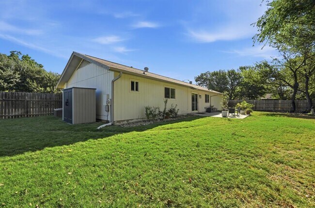 Building Photo - 2307 Deadwood Dr