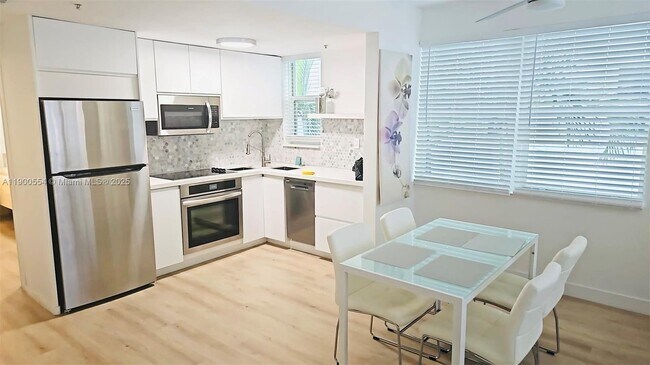 Building Photo - 1550 Drexel Ave