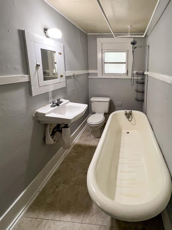 Building Photo - 312 NE 2nd Ave