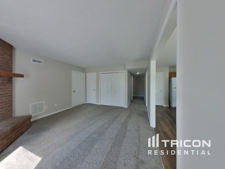 Building Photo - 3636 Black Locust Dr