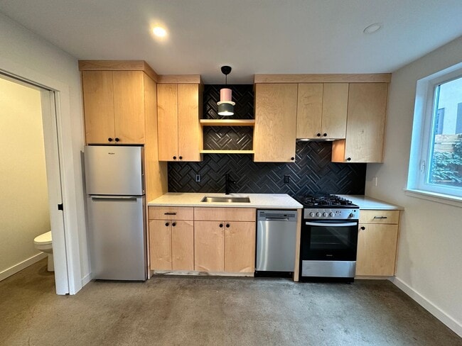 Building Photo - Brand New ADU in NE Portland!