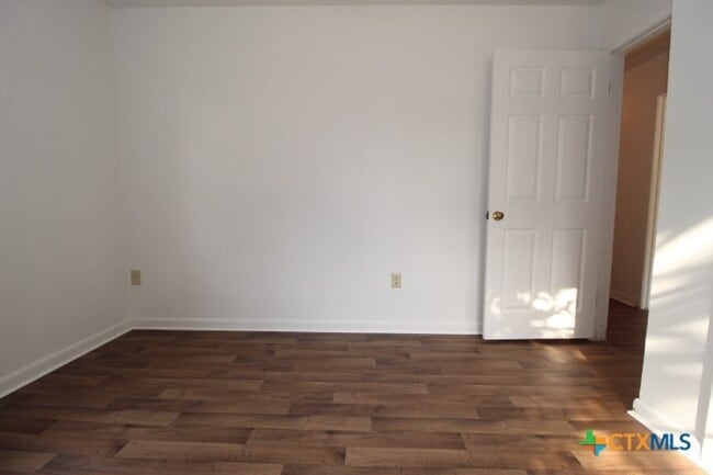 Building Photo - 502 S 9th St