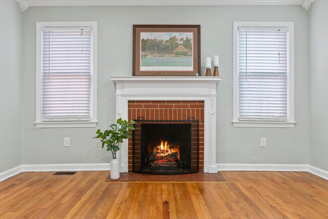 Building Photo - 622 Longview Dr