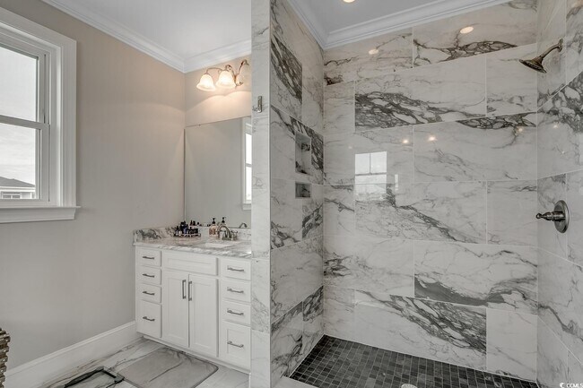 Building Photo - 455 Harbour View Dr