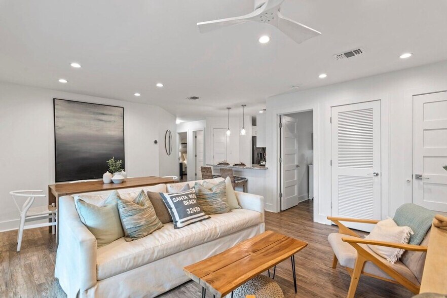 Building Photo - 3799 County Rd 30A