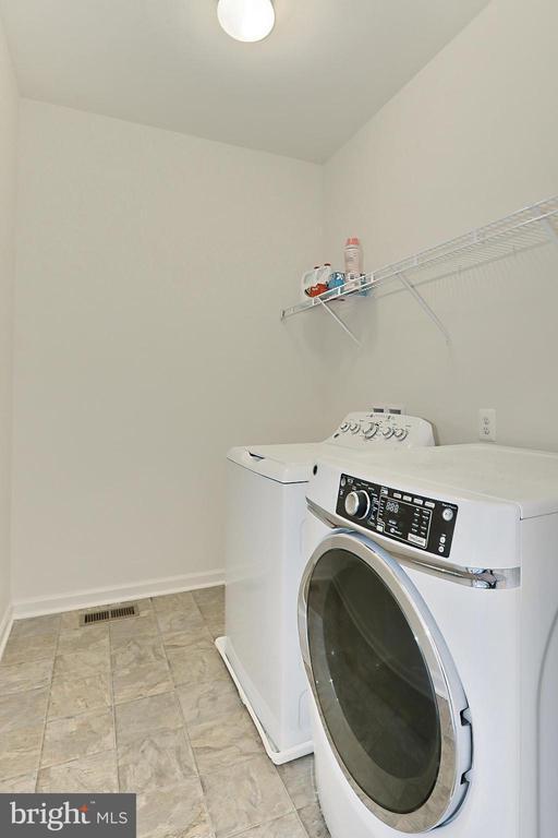 Building Photo - 210 Apsley Terrace