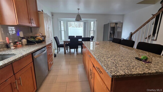 Building Photo - 65 Gibson Pl