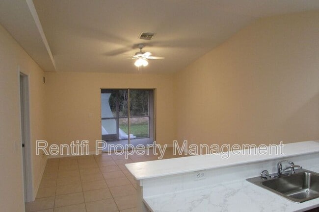 Building Photo - 1562 Gilbert Ave S