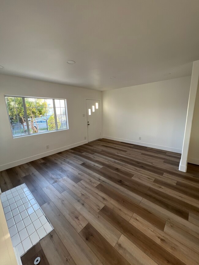 Building Photo - 4112 S Harvard Blvd
