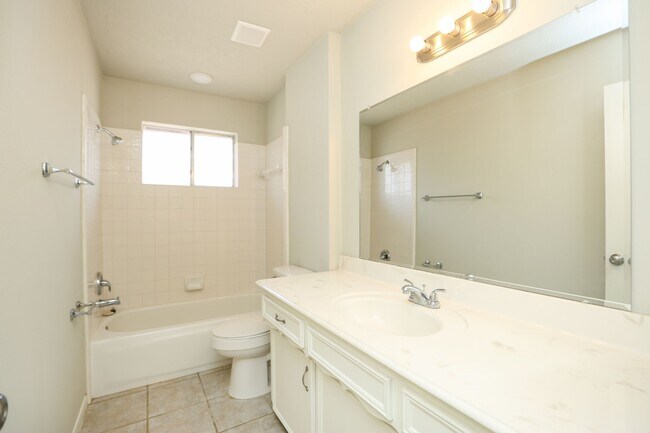 Building Photo - 815 Park Meadow Dr