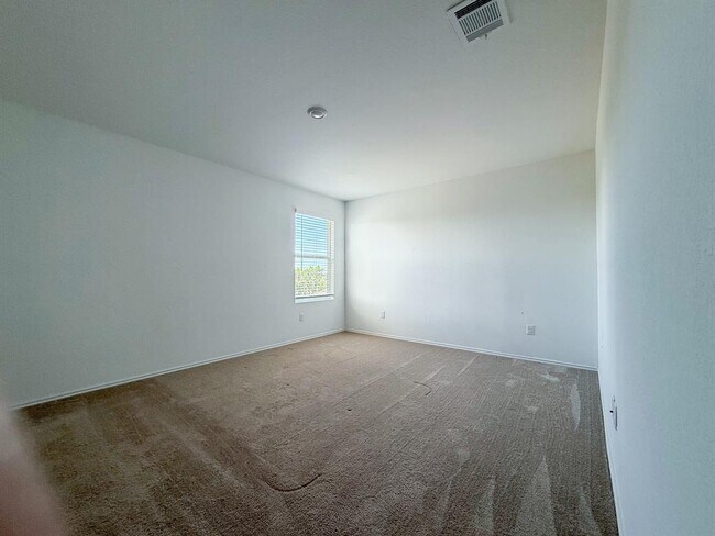 Building Photo - 112 Standing Rock Ln