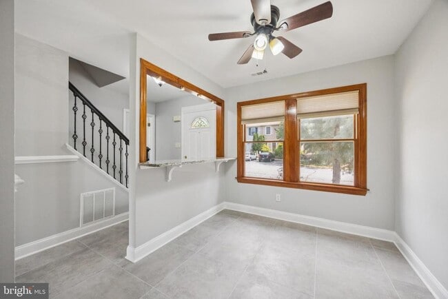 Building Photo - 5503 Red Haven Dr