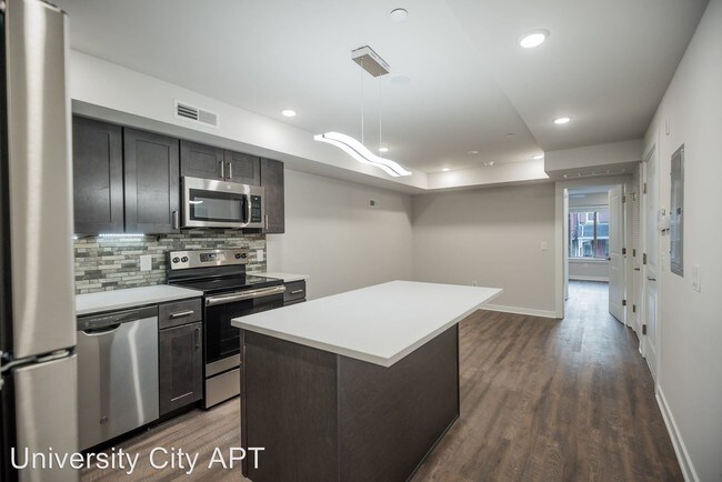 Primary Photo - 425 N 32nd St
