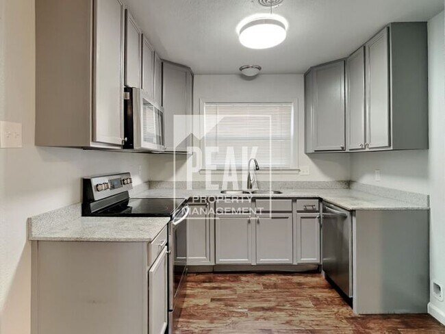 Building Photo - $1799! Beautiful 3Bed/2Bath home in FORT WORTH!