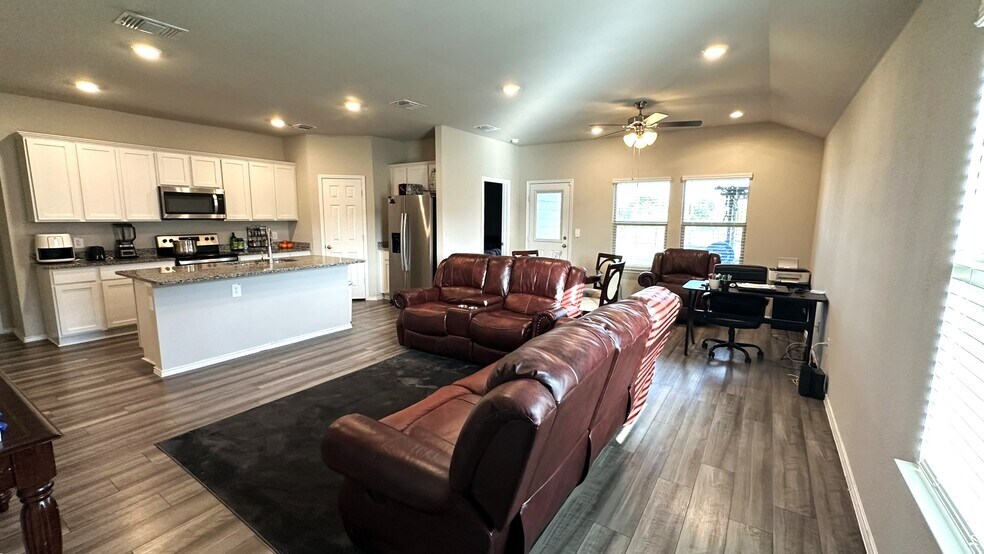 Building Photo - 2518 Merganser Dr