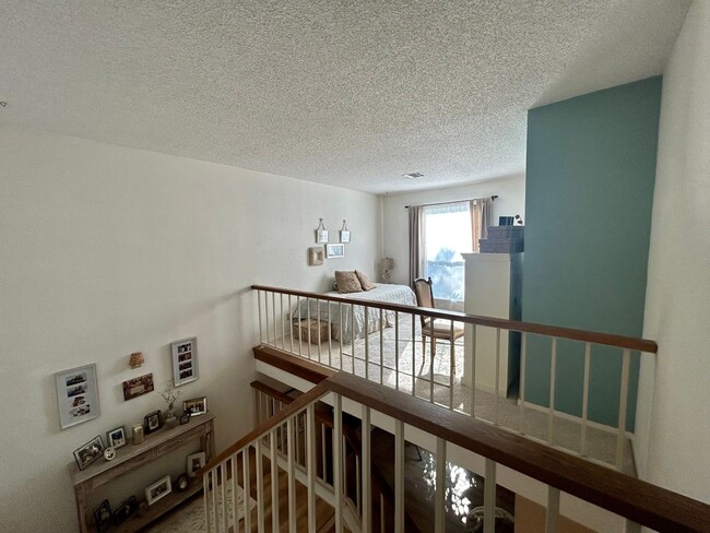 Building Photo - Gorgeous Condo in The Gated Community of T...