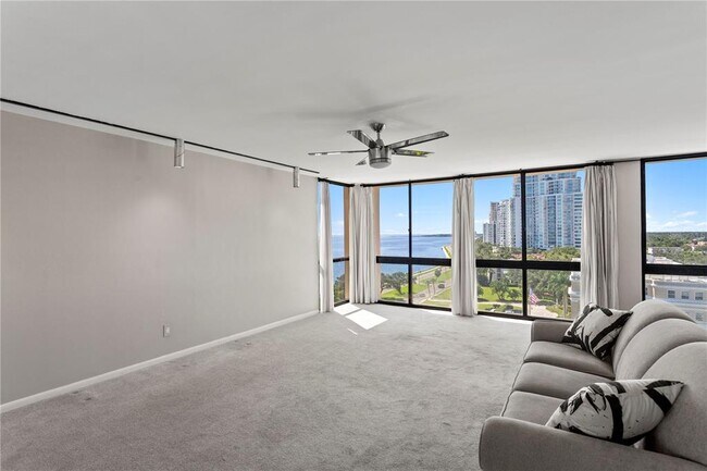 Building Photo - 3301 Bayshore Blvd