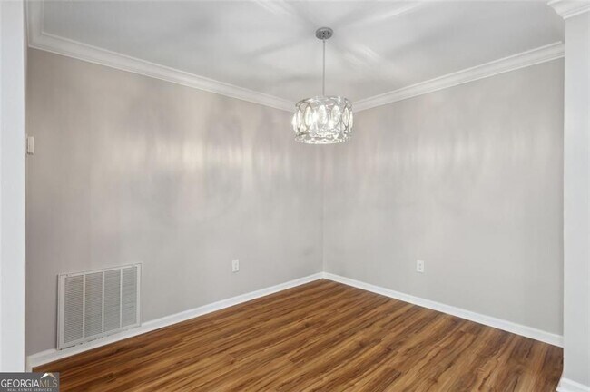 Building Photo - 23214 Plantation Dr NE