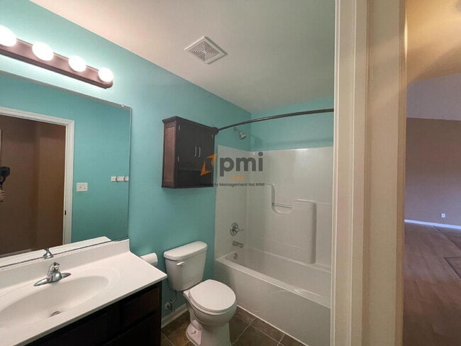 Building Photo - 10880 Mississippi St