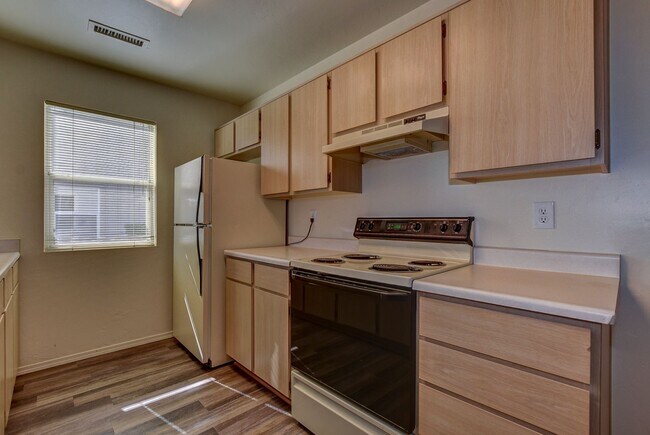 Building Photo - 6220 N Buckboard Dr