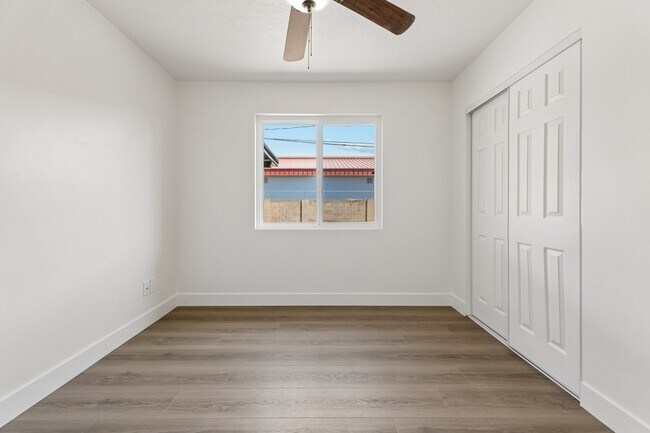 Building Photo - 4737 N 13th Ave