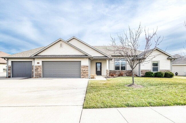 Building Photo - 6680 American Setter Dr