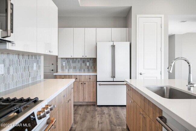 Building Photo - 1340 Rockwood Dr