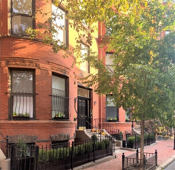 Building Photo - 425 Marlborough St