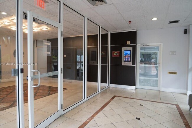 Building Photo - 800 N Miami Ave