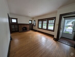 Building Photo - 2858-2858 N Maryland Ave