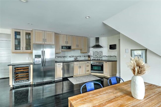 Building Photo - 26 S Angell St