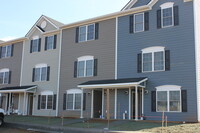 Building Photo - Two Master Suite Apartment Townhouse