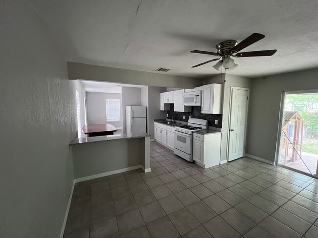 Building Photo - Wheatley Heights