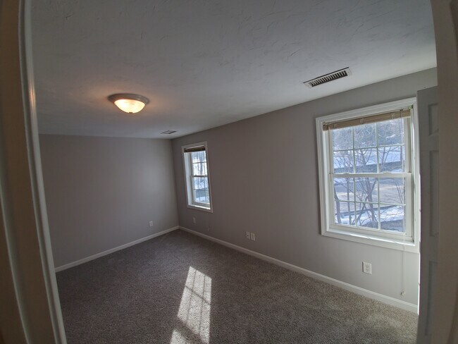 Bedroom 1 - 1 Rosamond St