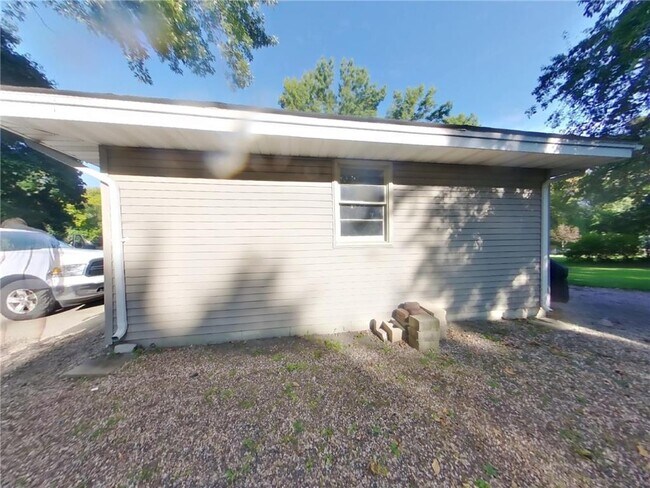 Building Photo - 3820 Union Terrace Ln N