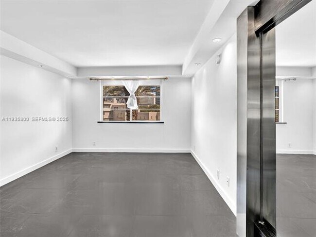 Building Photo - 6770 Indian Creek Dr