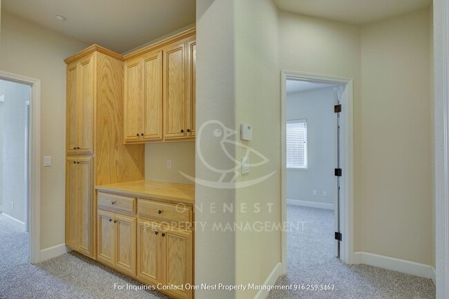 Building Photo - Fantastic Floorplan, great location in Woodland 4+ bedroom, 2 bthm available ASAP