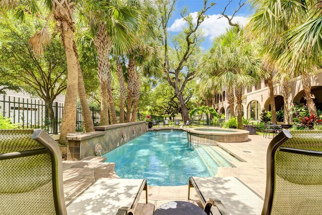 Building Photo - 2700 Albany St